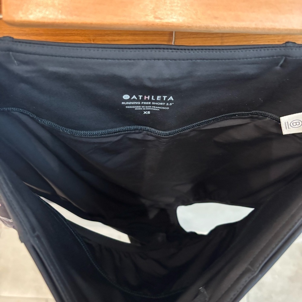 ATHLETA RUNNING FREE‎ SHORT 3.5 - Picture 9 of 10